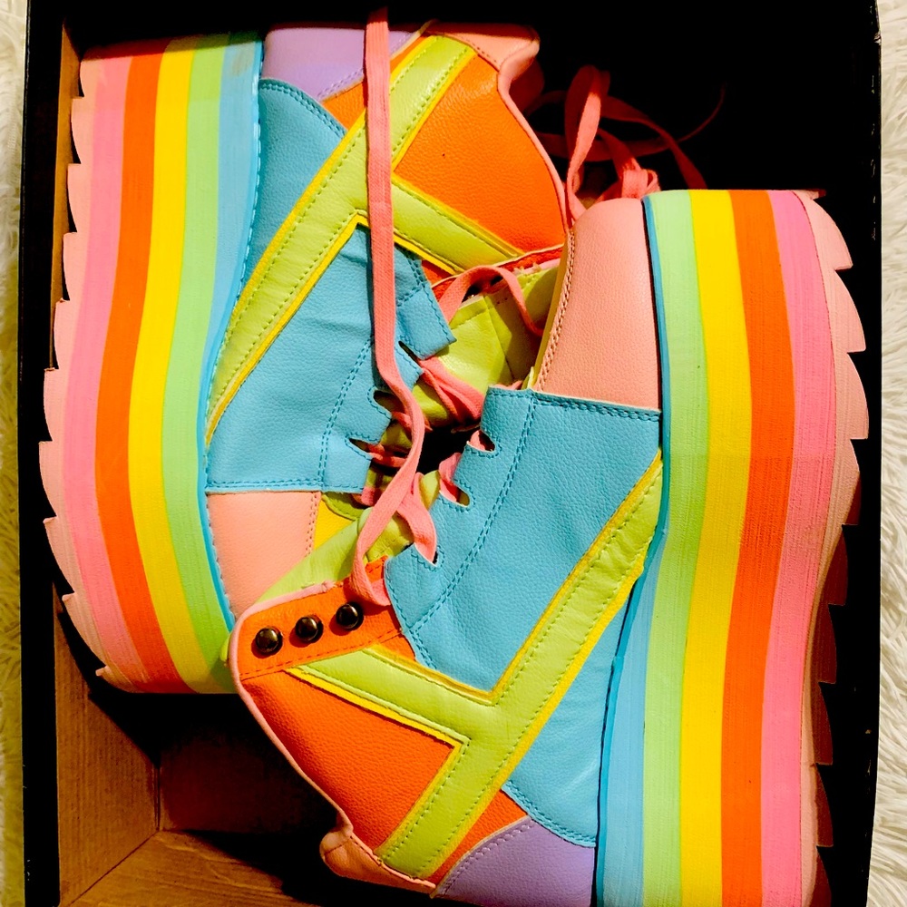 YRU RAINBOW QOZOMO PLATFORMS